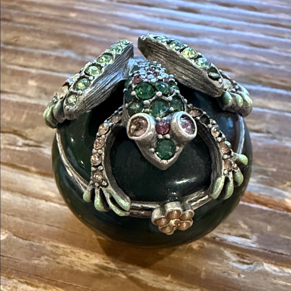 Jay Strongwater Crystal Emerald Frog on mini Trinket Box